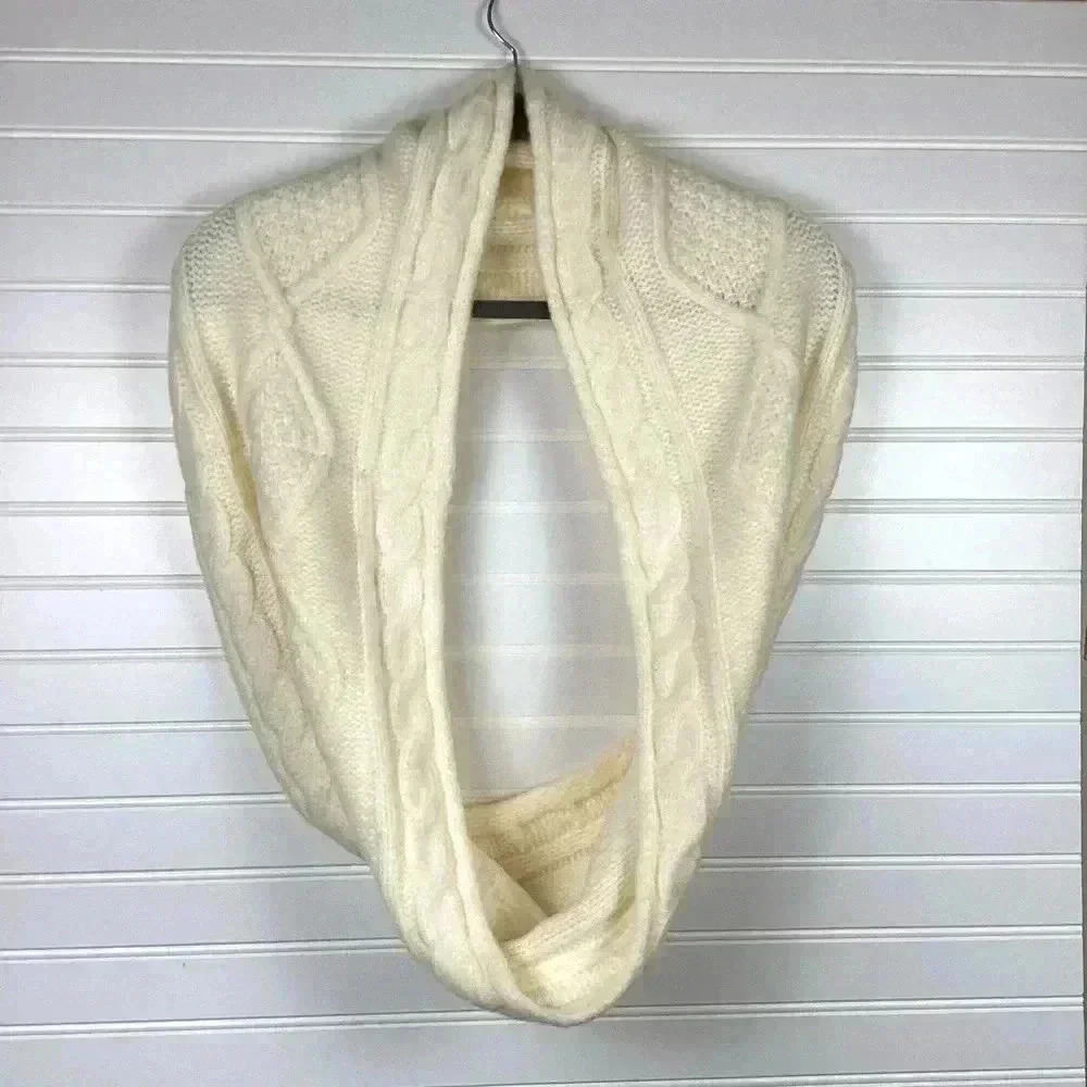 Old Navy NWT Cable Knit Cowl Cream / Ivory Neck Warmer Infinity Scarf